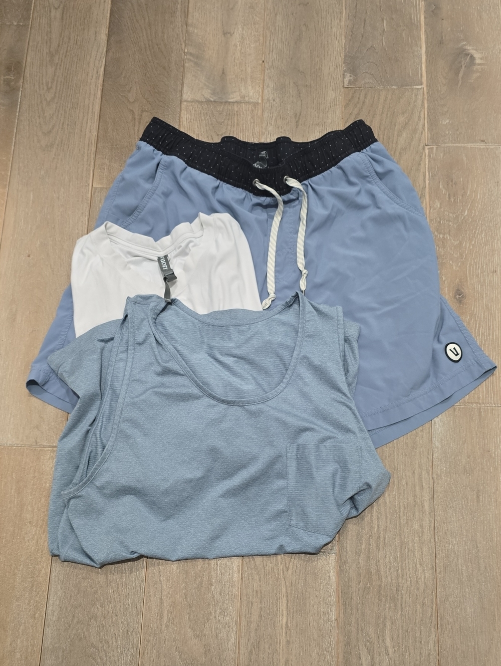 Vuori Blue/Navy LARGE Athletic Shorts, Frost MEDIUM V-Neck and Lt Blue Tank